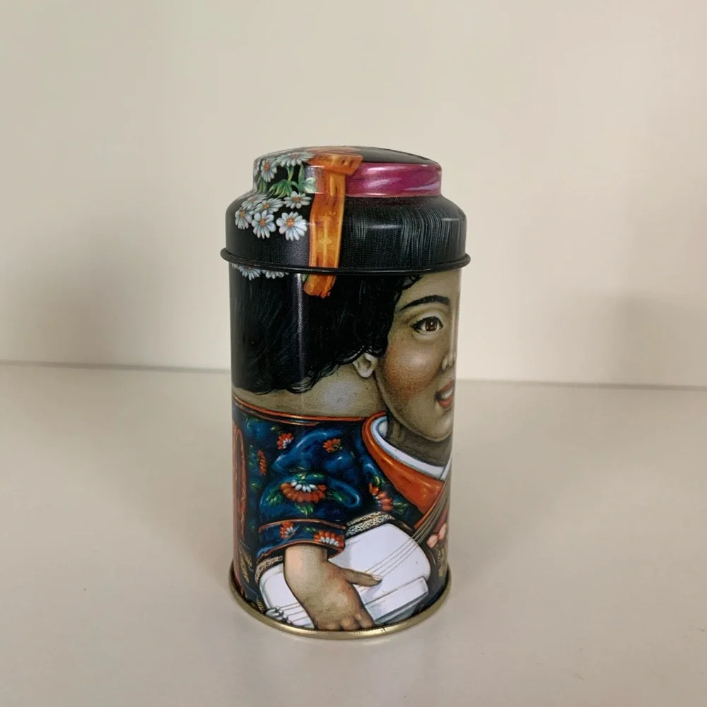 Vintage 60’s tin made in England